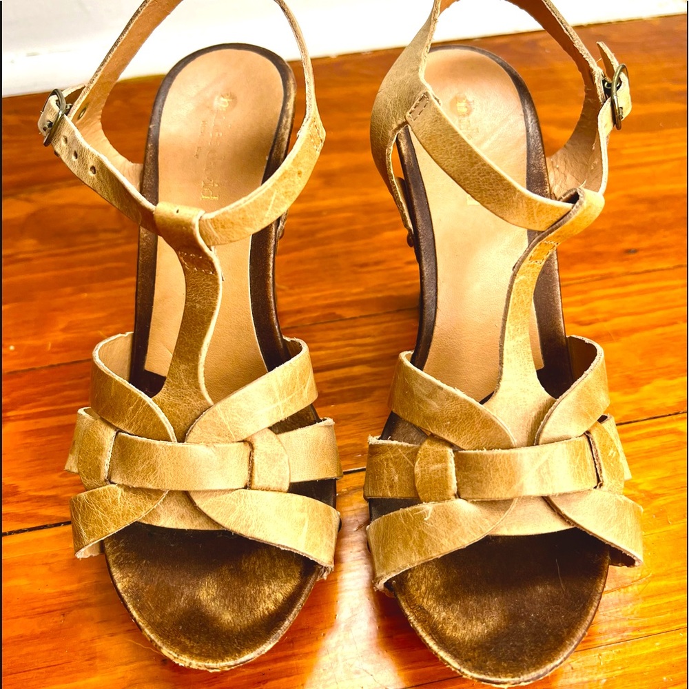 Charles David Leather Wood Platform 5.5